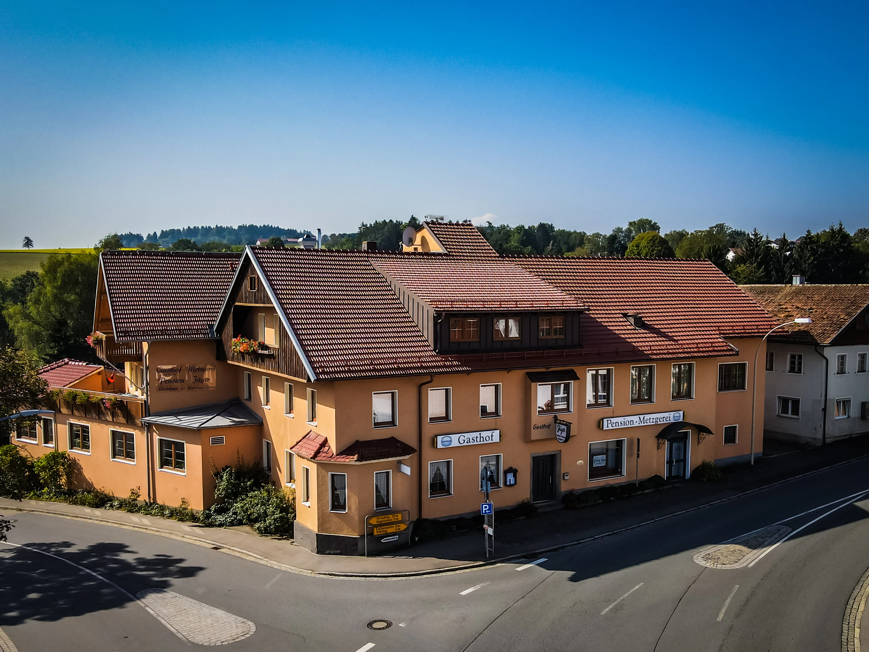 Gasthof Jäger in Michelsneukirchen Luftaufnahme